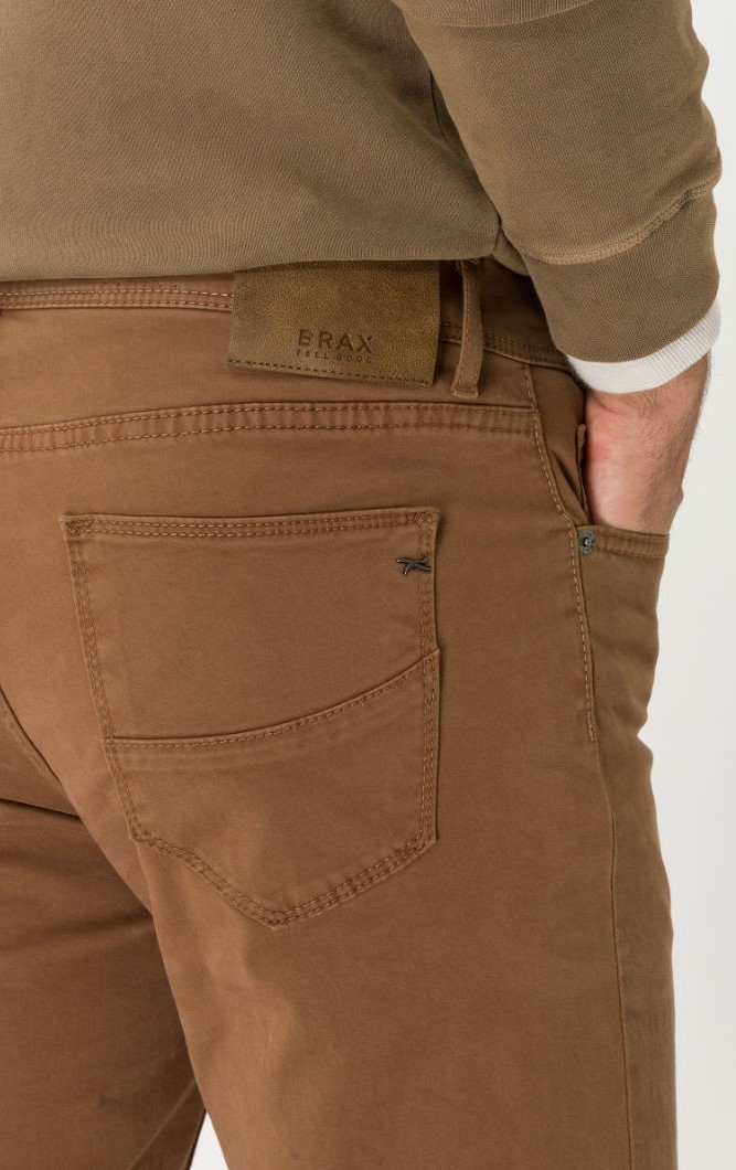 Buy SIMON CARTER Natural Solid Blended Slim Fit Men's Casual Trousers |  Shoppers Stop
